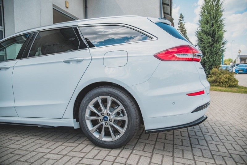 Centrale Achterspoiler Ford Mondeo Estate Platinium Mk5 Facelift Glanzend Zwart