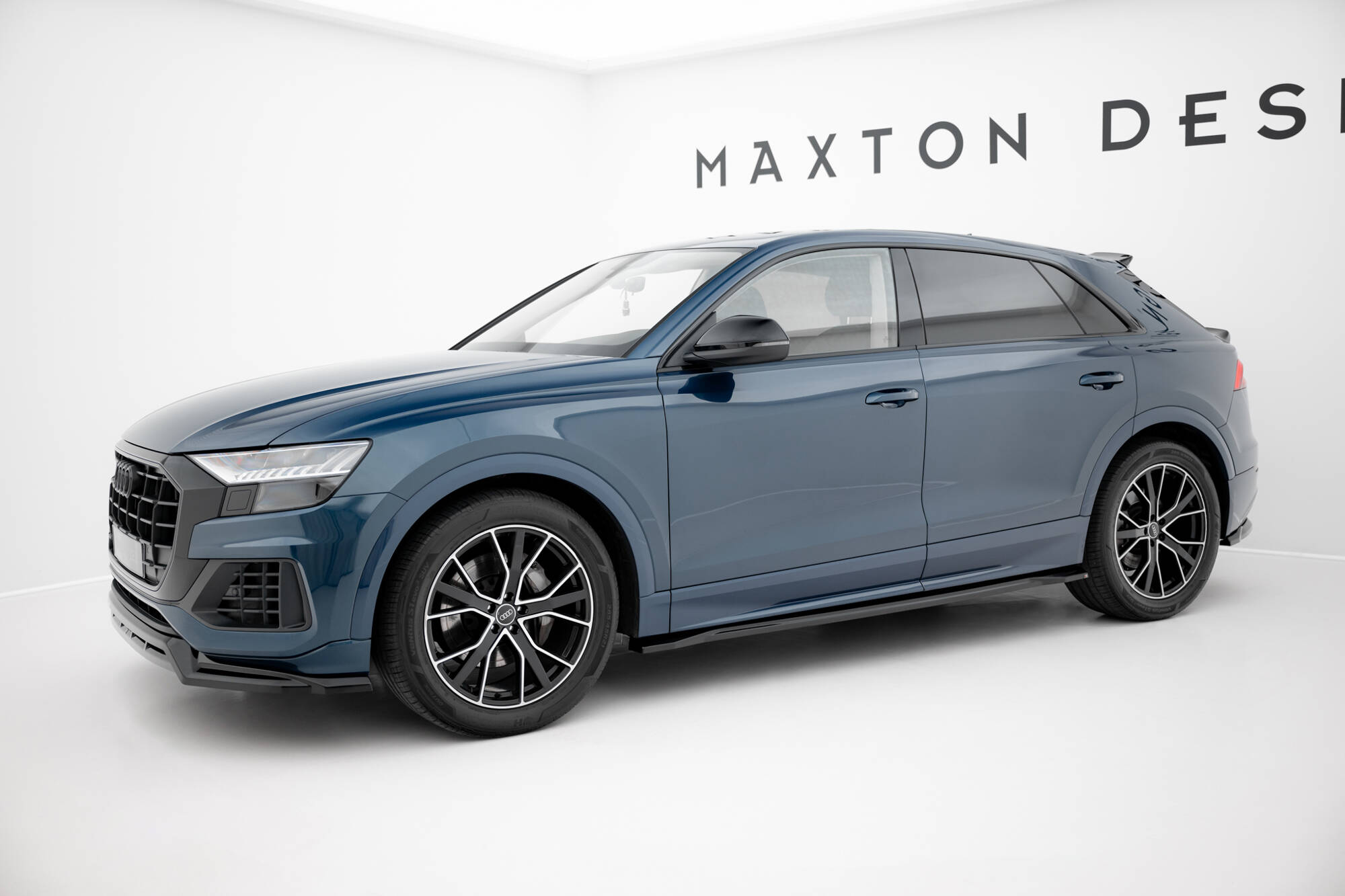 Bodykit Audi Q8 MK1 Maxton Glanzend zwart