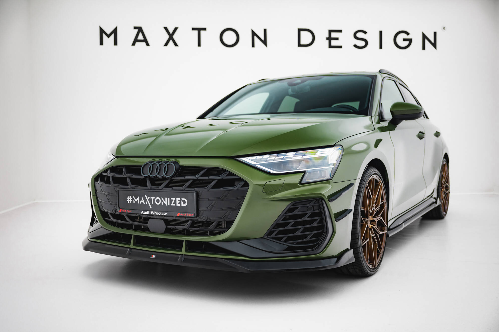 Voorspoiler V.3 Audi S3 / A3 S-line 8Y Facelift Maxton Glanzend zwart