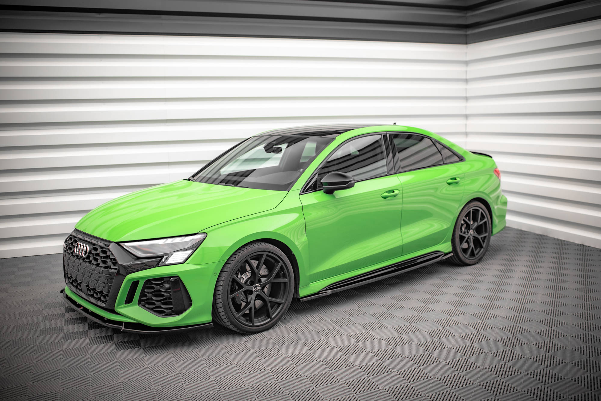 Bodykit Audi RS3 Sedan 8Y Maxton Glanzend zwart