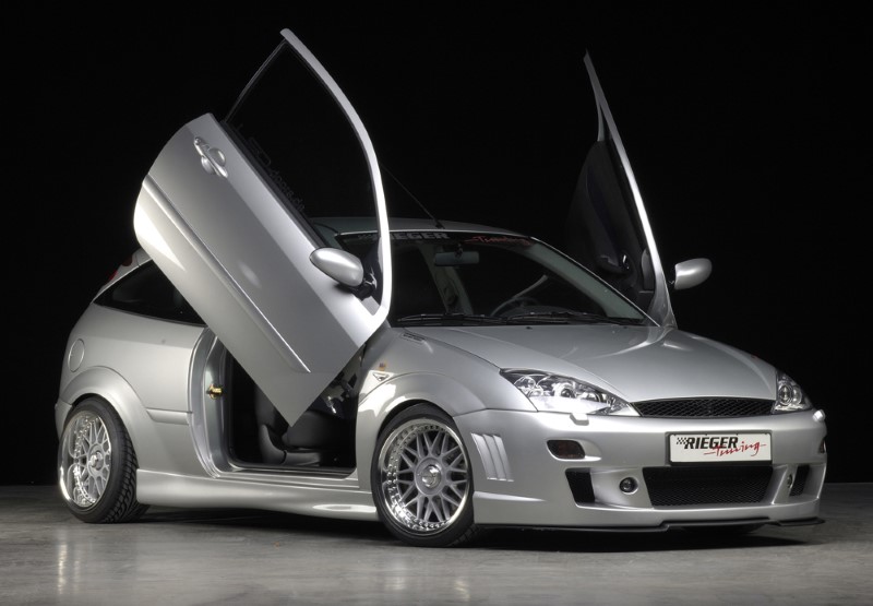 Zijskirts Ford Focus 5-drs Rieger