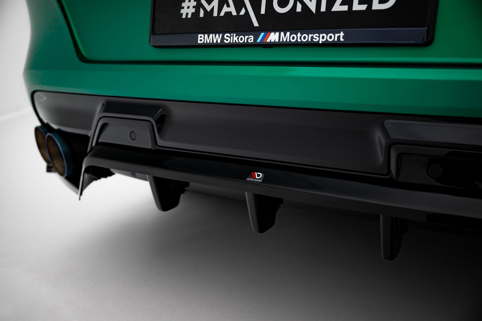 Bodykit BMW X6 M F96 Facelift Maxton Glanzend zwart