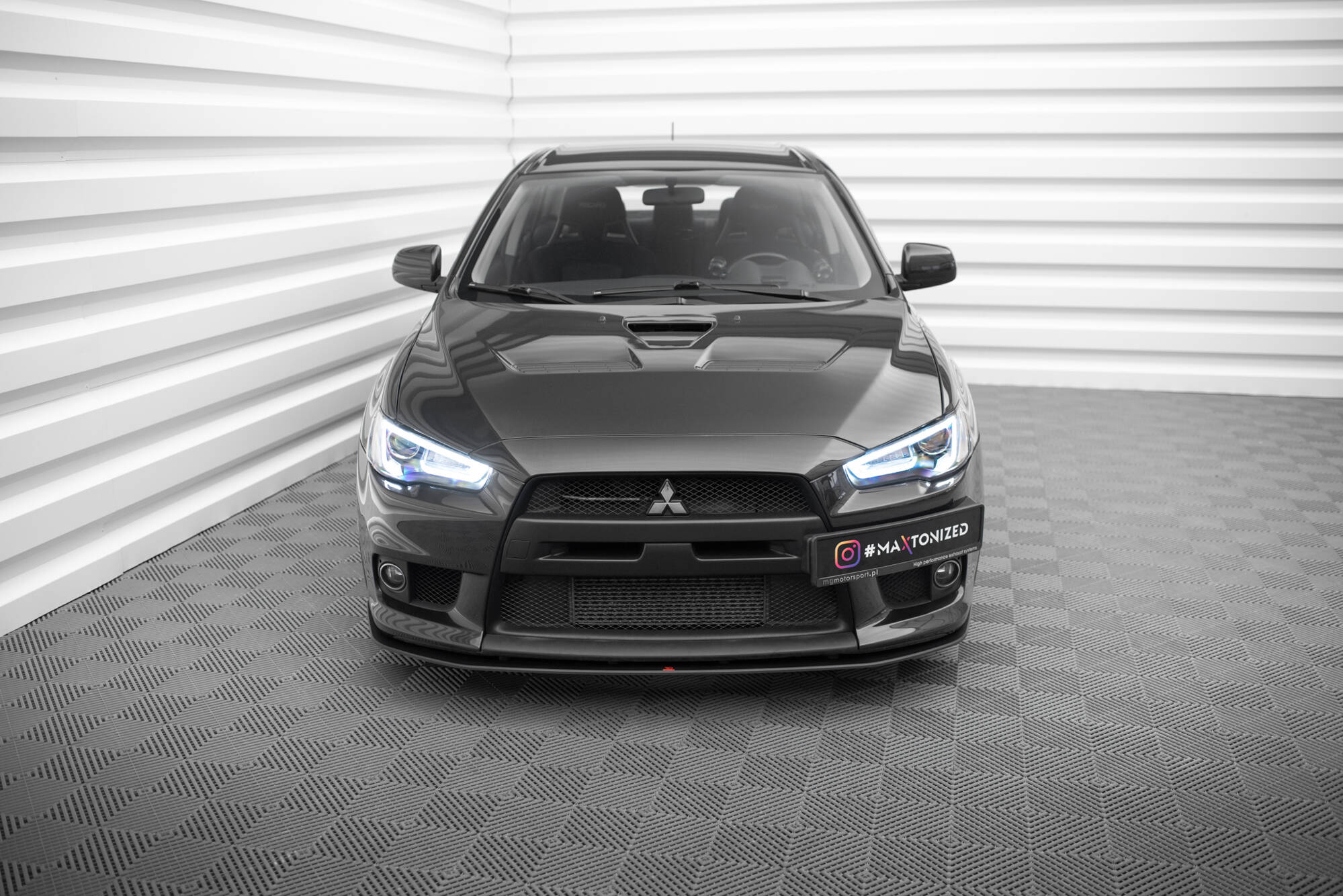 Street Pro Voorspoiler Mitsubishi Lancer EVO X Maxton Glanzend zwart