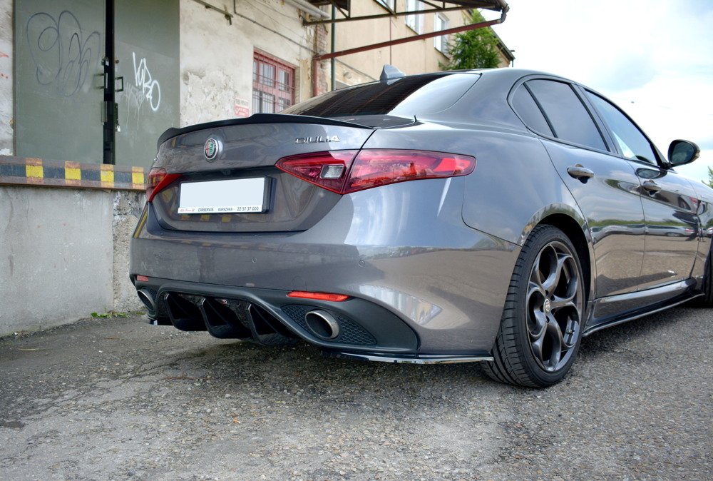 Diffuser Alfa Romeo Giulia Veloce Maxton Glans Zwart