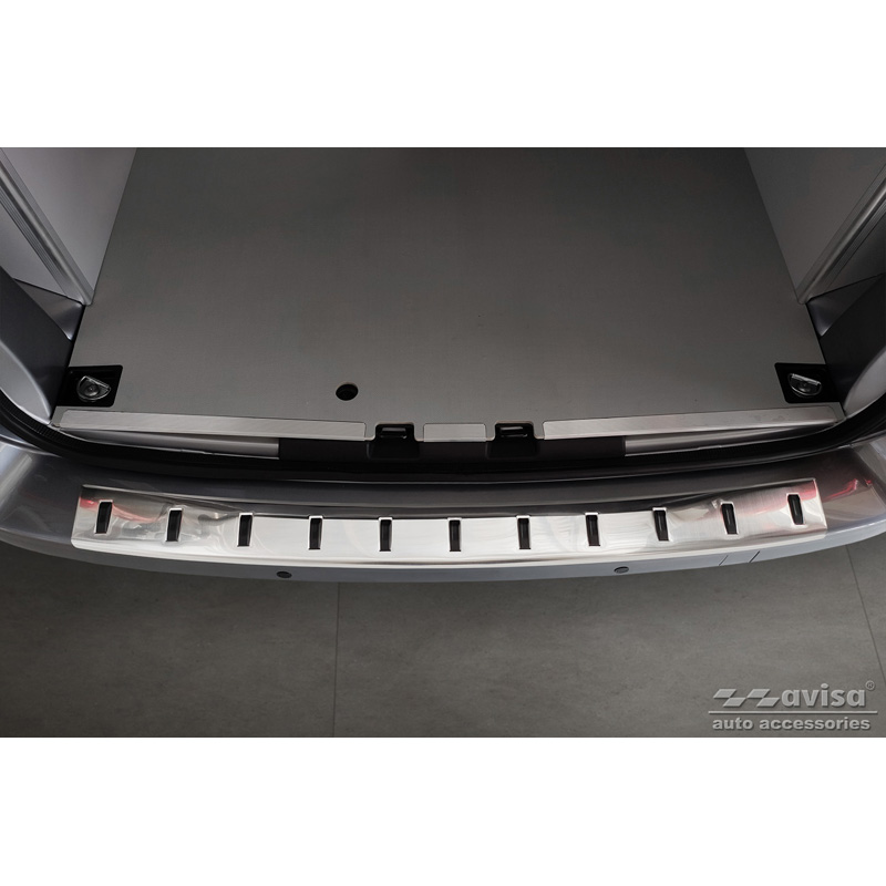 RVS Achterbumperprotector  Citroën Space Tourer & Jumpy 2016- / Peugeot Traveller & Expert 2016- / Toyota Proace Verso 2016- / Opel Vivaro & Zafira Life 2019- 'STRONG EDITION'