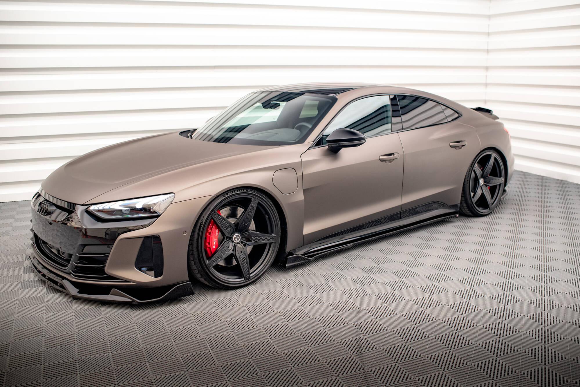 Bodykit Audi e-Tron GT / RS GT MK1 Maxton Glanzend zwart