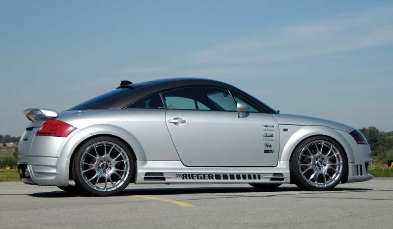 Zijskirts Audi TT met 2 schacht en 2 uitsnedes Rieger