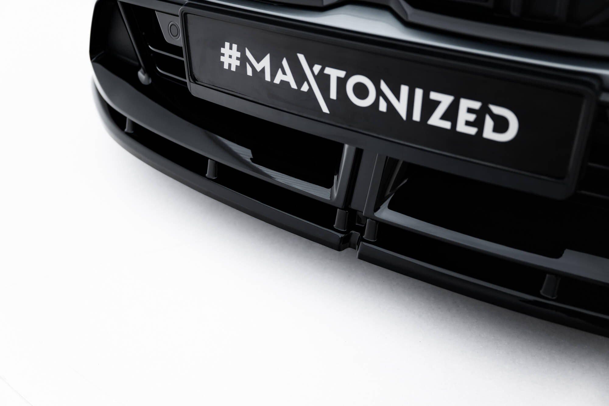 Voorspoiler V.1 BMW M135i / 1 M-Pack F70 Maxton Glanzend zwart