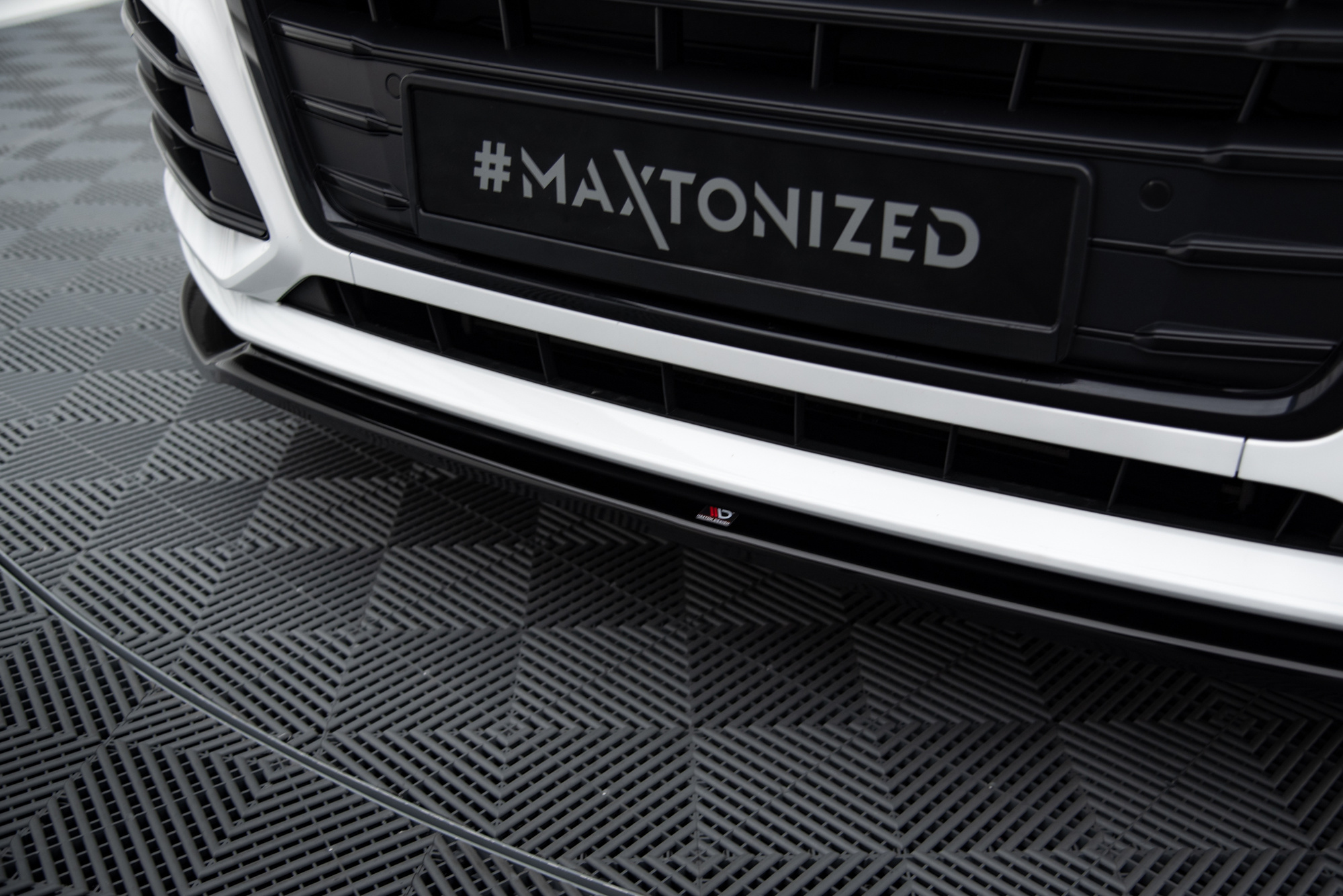 Voorspoiler Audi SQ5/Q5 S-Line MK11 Glanzend Zwart