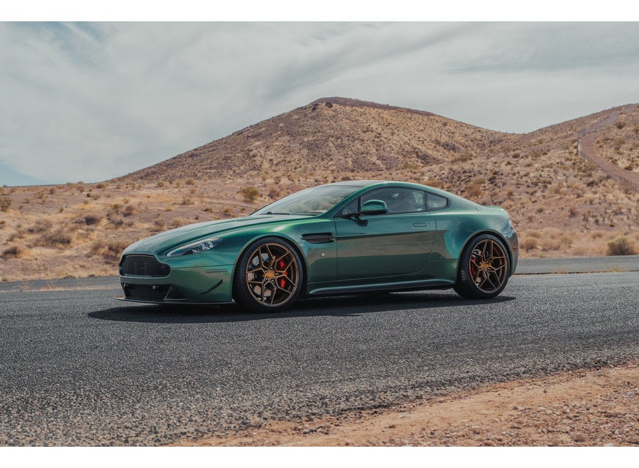 Inozetek Super Gloss Metallic Racing Green - MSG111-18M