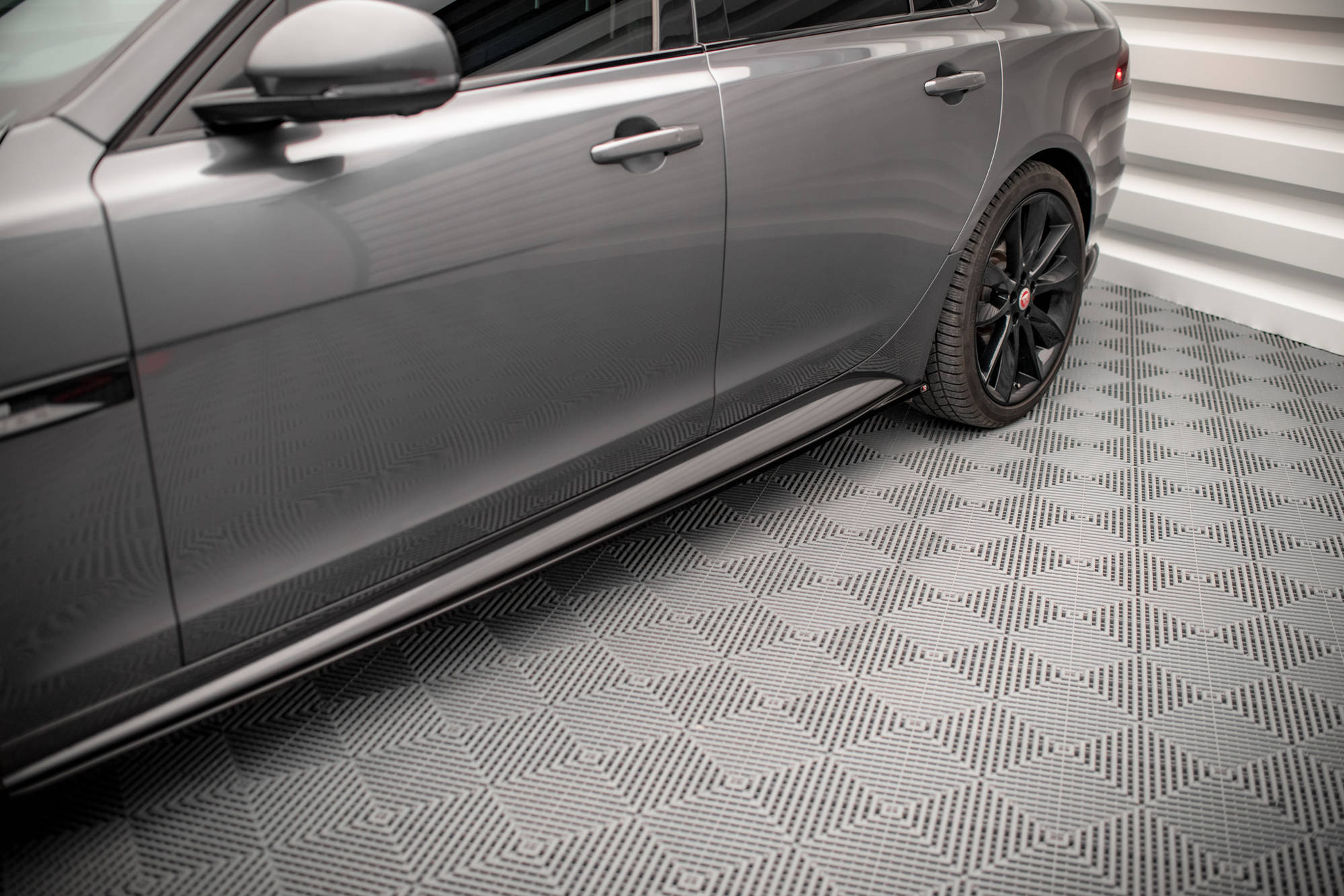 Bodykit Jaguar XF R-Sport Mk2 (2015–2020)