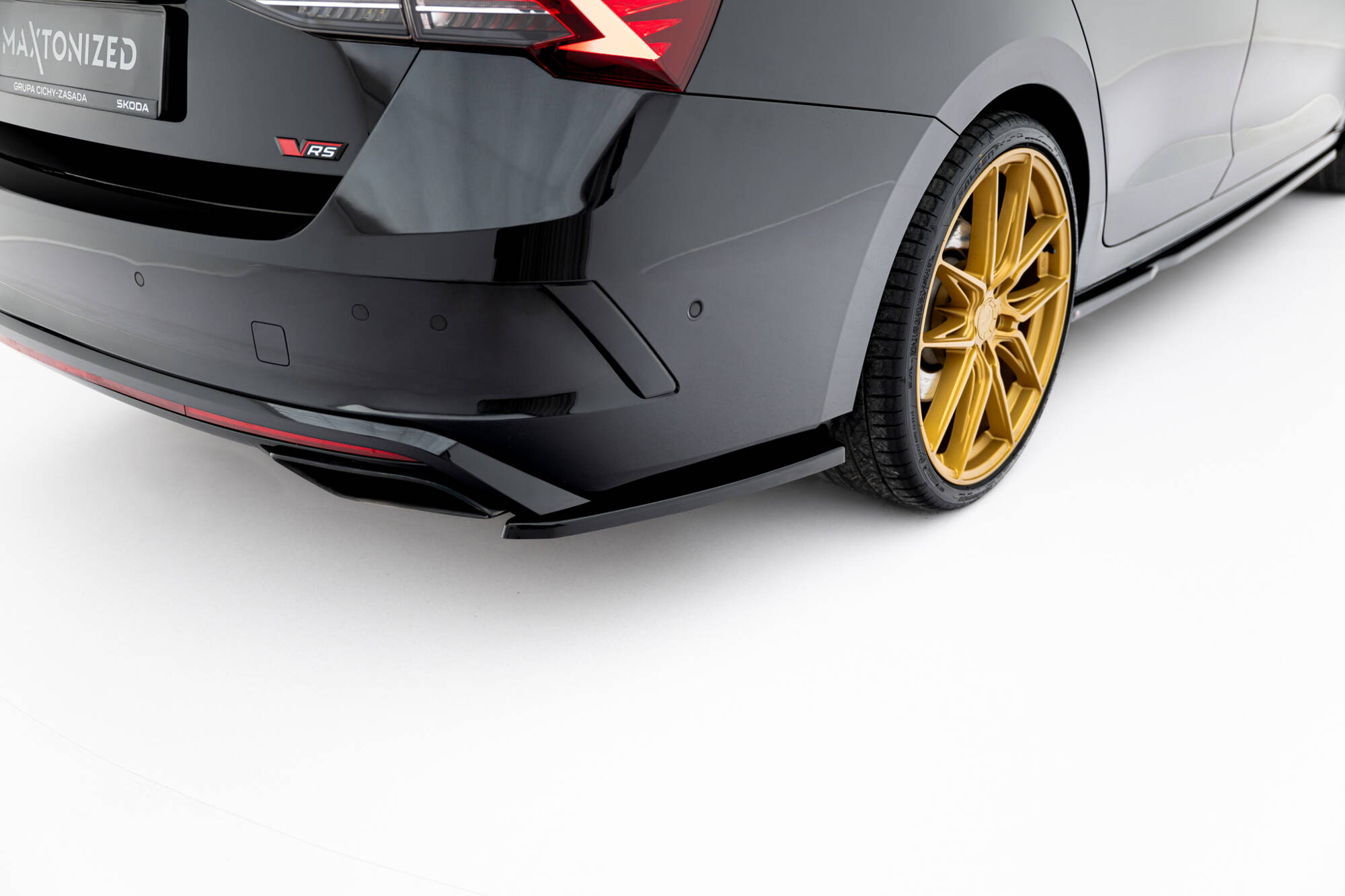 Achterzij Spoilers V.1 Skoda Octavia RS Liftback MK4 / MK4 Facelift Maxton Glanzend zwart