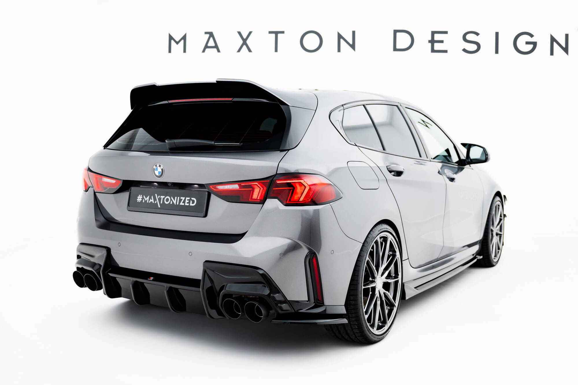 Achterzij Spoilers V.1 BMW M135i F70 Maxton Glanzend zwart