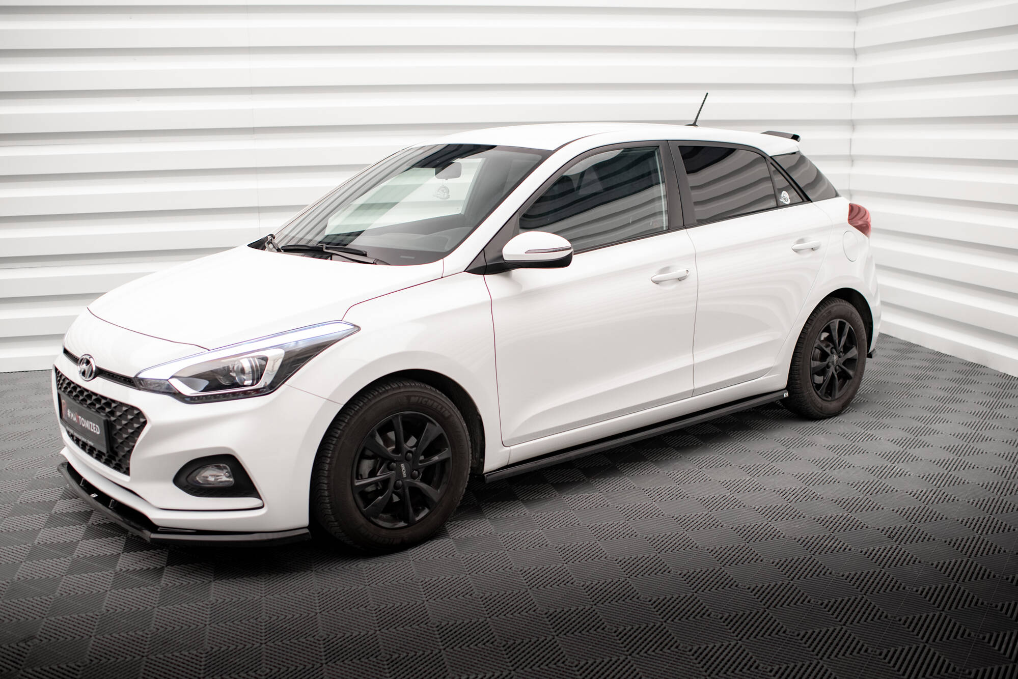 Bodykit Hyundai I20 MK2 Facelift Maxton Glanzend zwart
