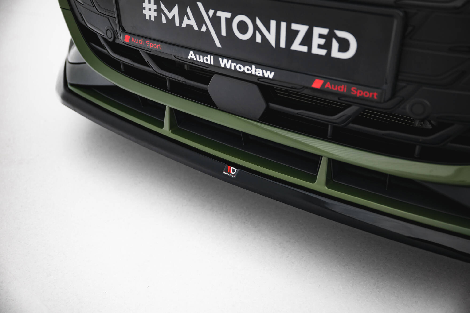 Voorspoiler V.2 Audi S3 / A3 S-line 8Y Facelift Maxton Glanzend zwart