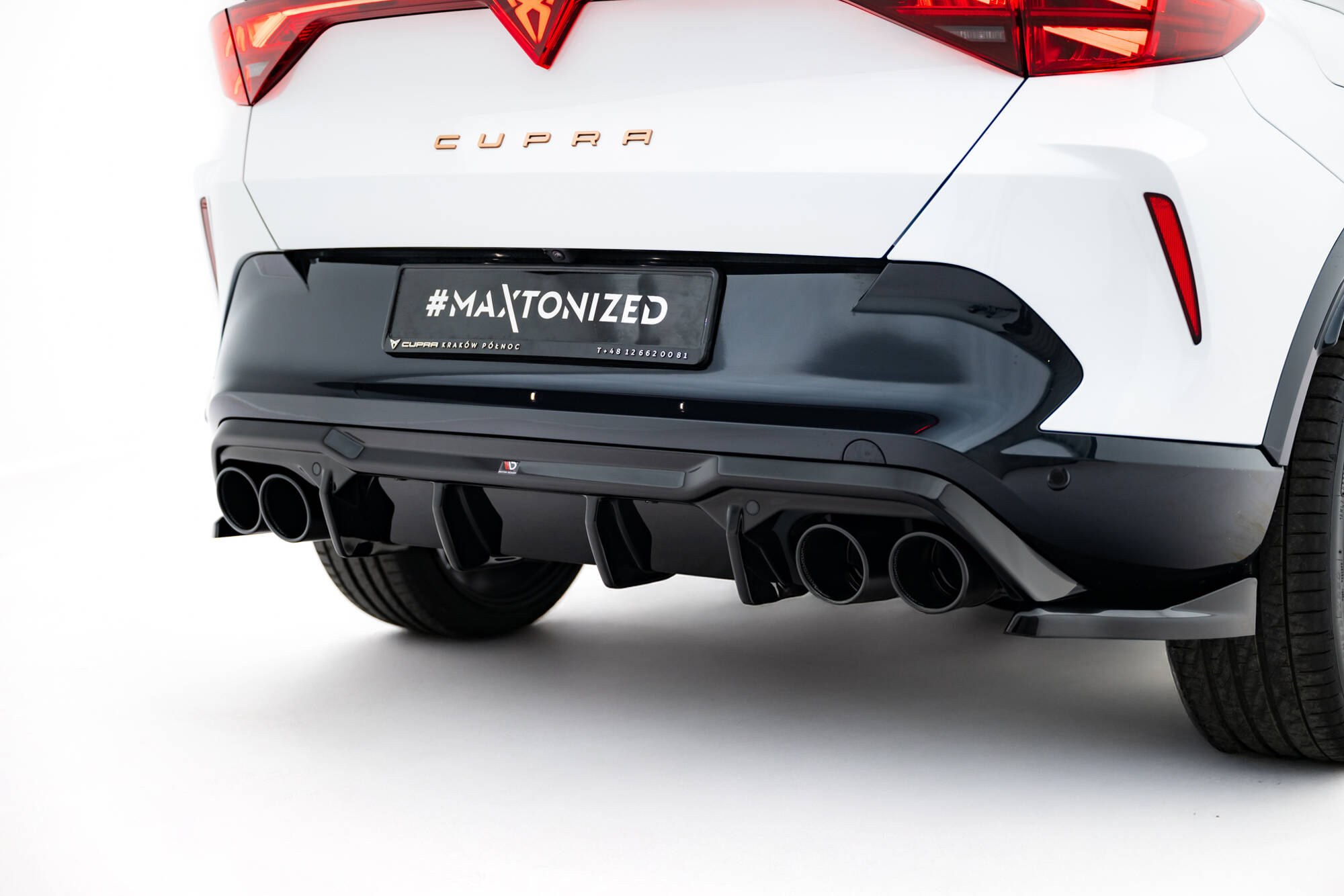 Diffuser Cupra Formentor Maxton Glans Zwart met Zwarte Sierstukken