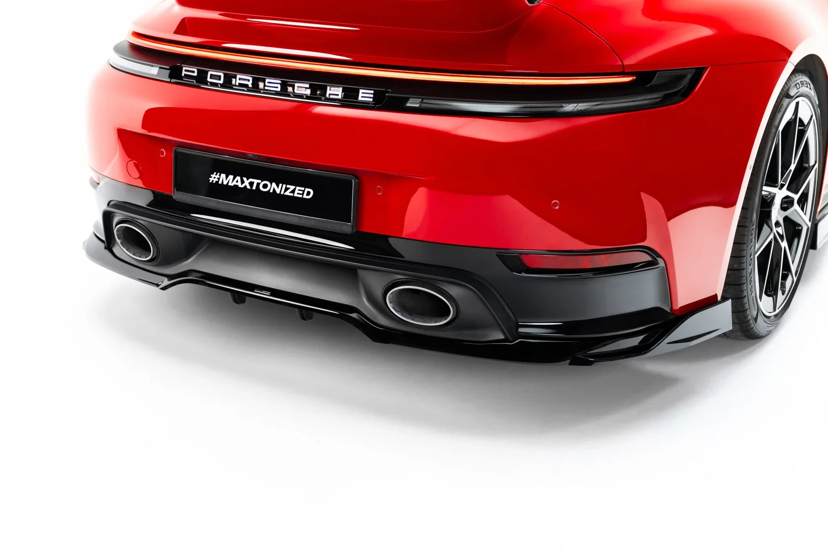 Achterdiffuser passend voor Porsche 911 Carrera Aero 992 Facelift Glans Zwart – Maxton Design met verticale vinnen