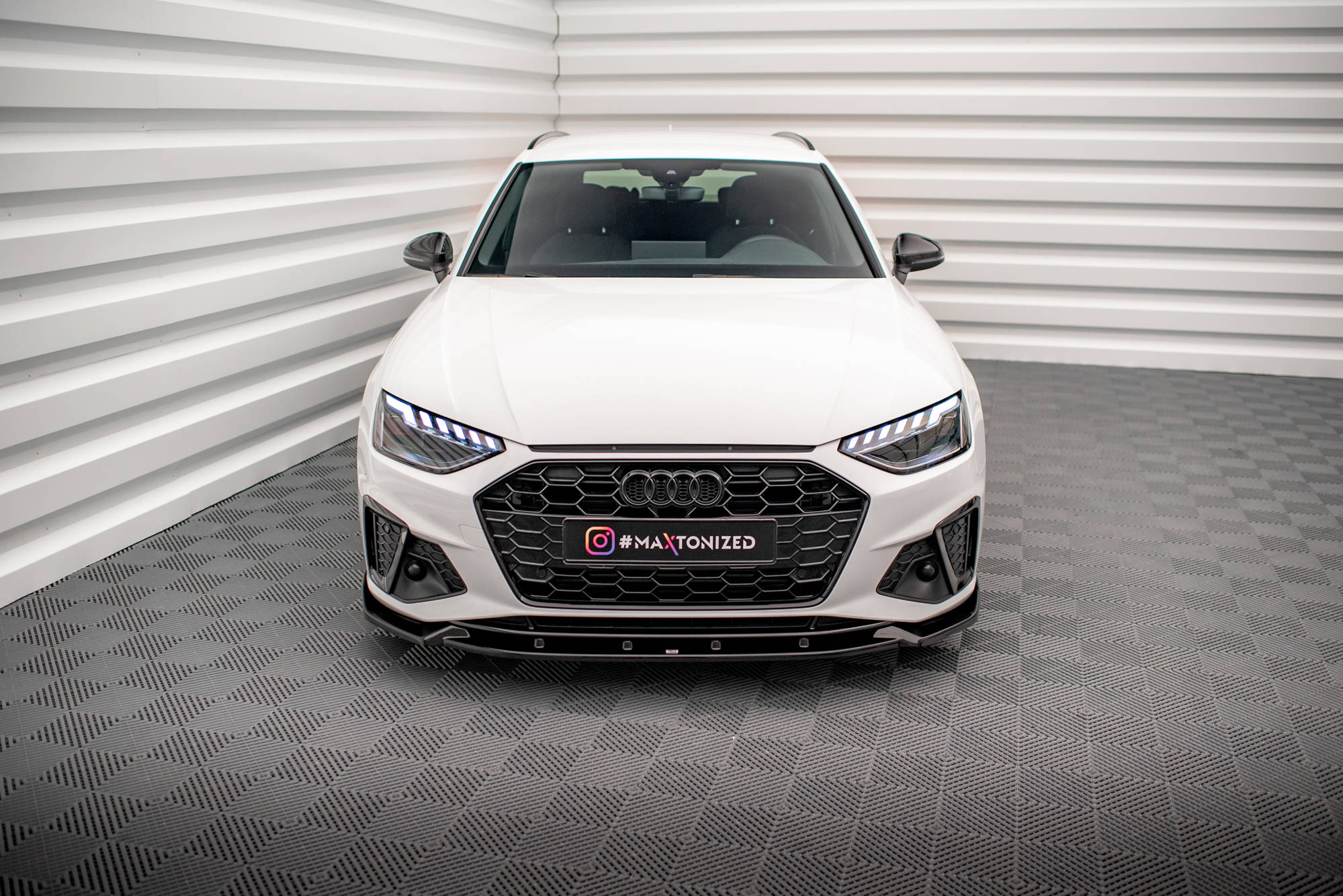 Bodykit Audi A4 S-Line B9 Facelift Maxton Glanzend zwart