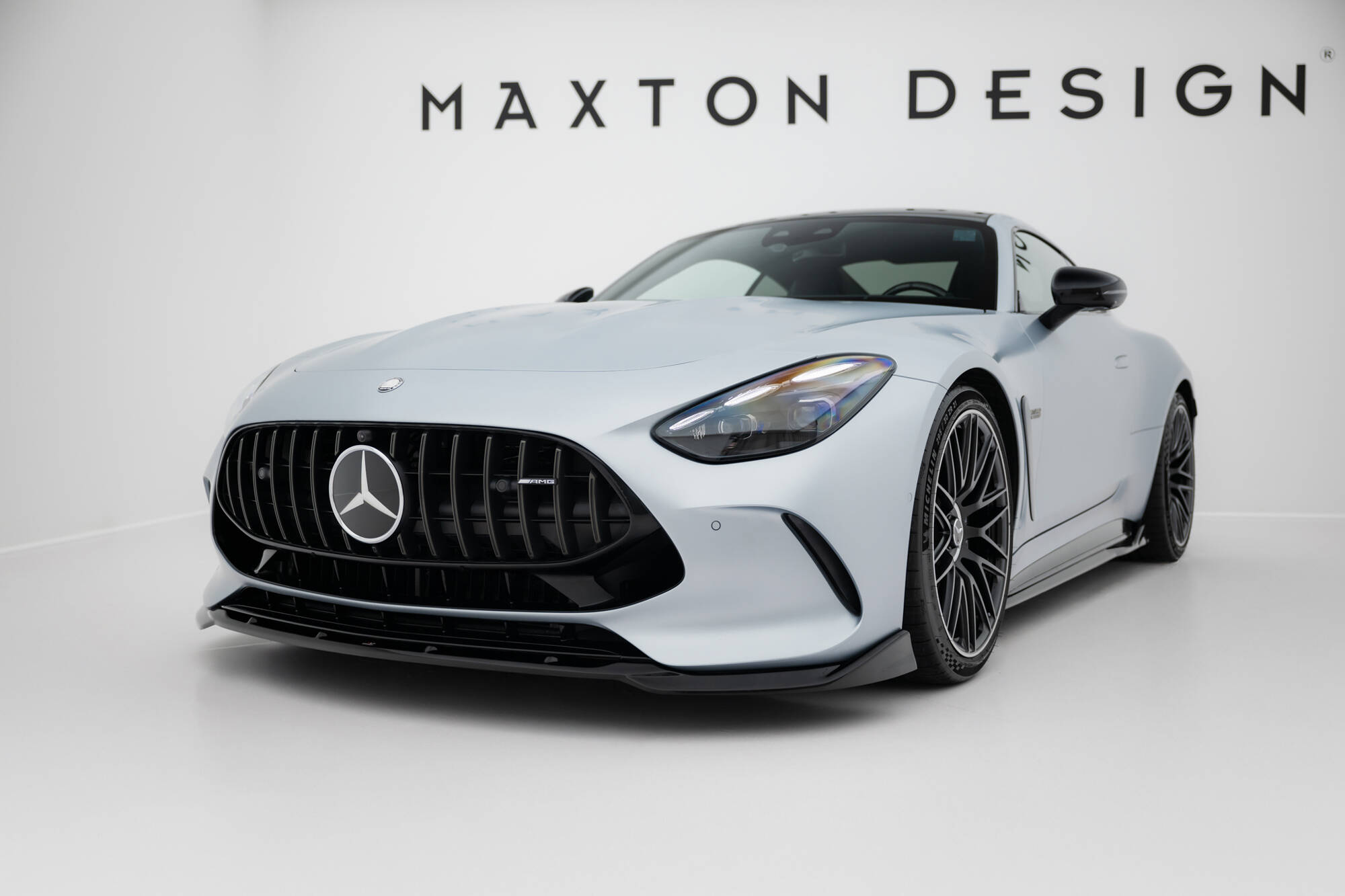 Voorspoiler V.2 Mercedes-AMG GT 63 C192 Maxton Glanzend zwart