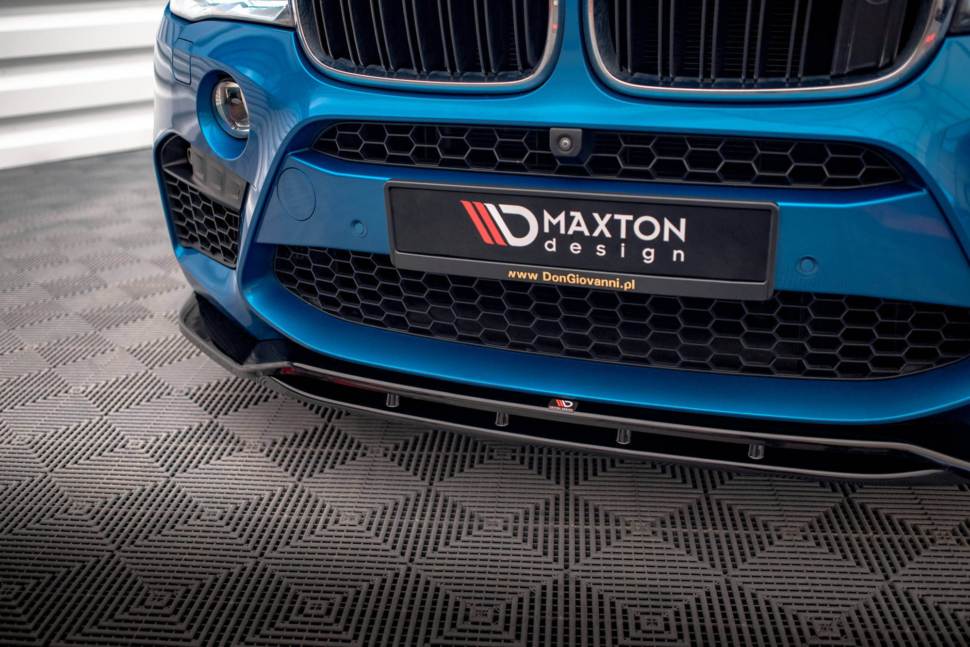 Voorspoiler V.2 BMW X5M F85 / X6M F86 Maxton Glans Zwart