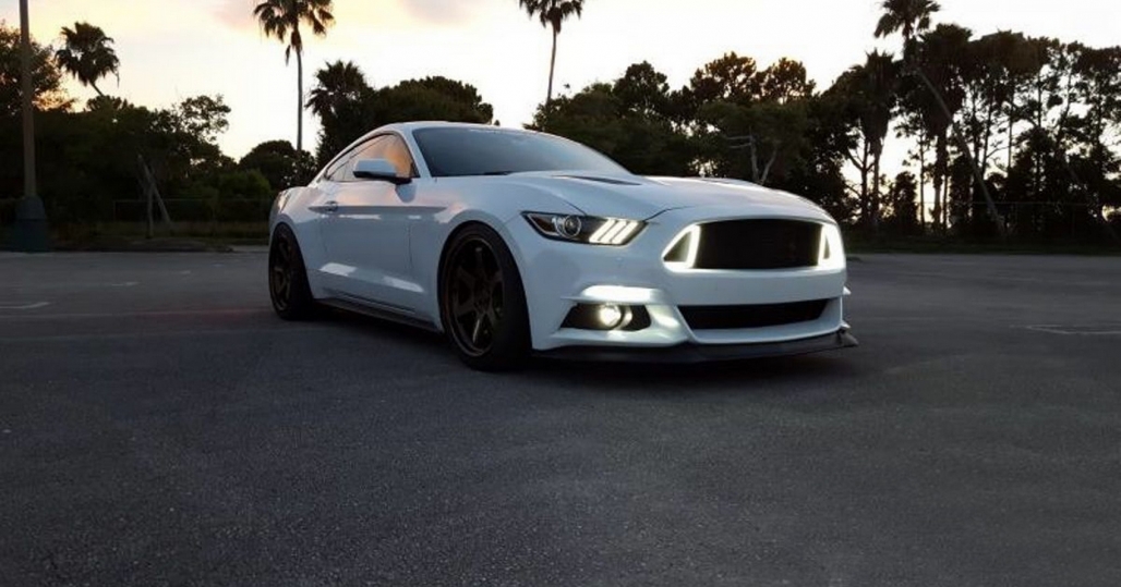 Grill Ford Mustang Mk6 15-17 LED DRL
