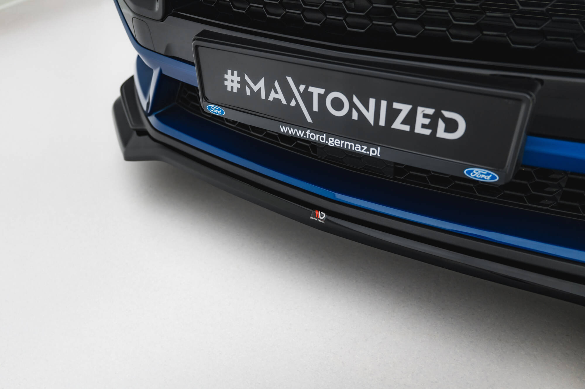 Voorspoiler V.1 Ford Mustang GT MK7 Maxton Glanzend zwart
