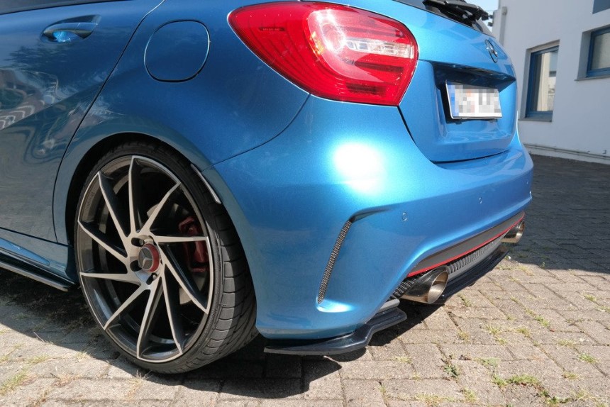 Achter zijskirts Mercedes AMG-Line W176 Maxton Design glans zwart
