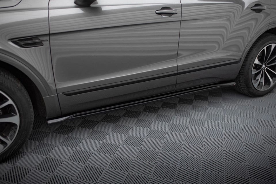 Zijskirts Bentley Bentayga Glans Zwart Maxton