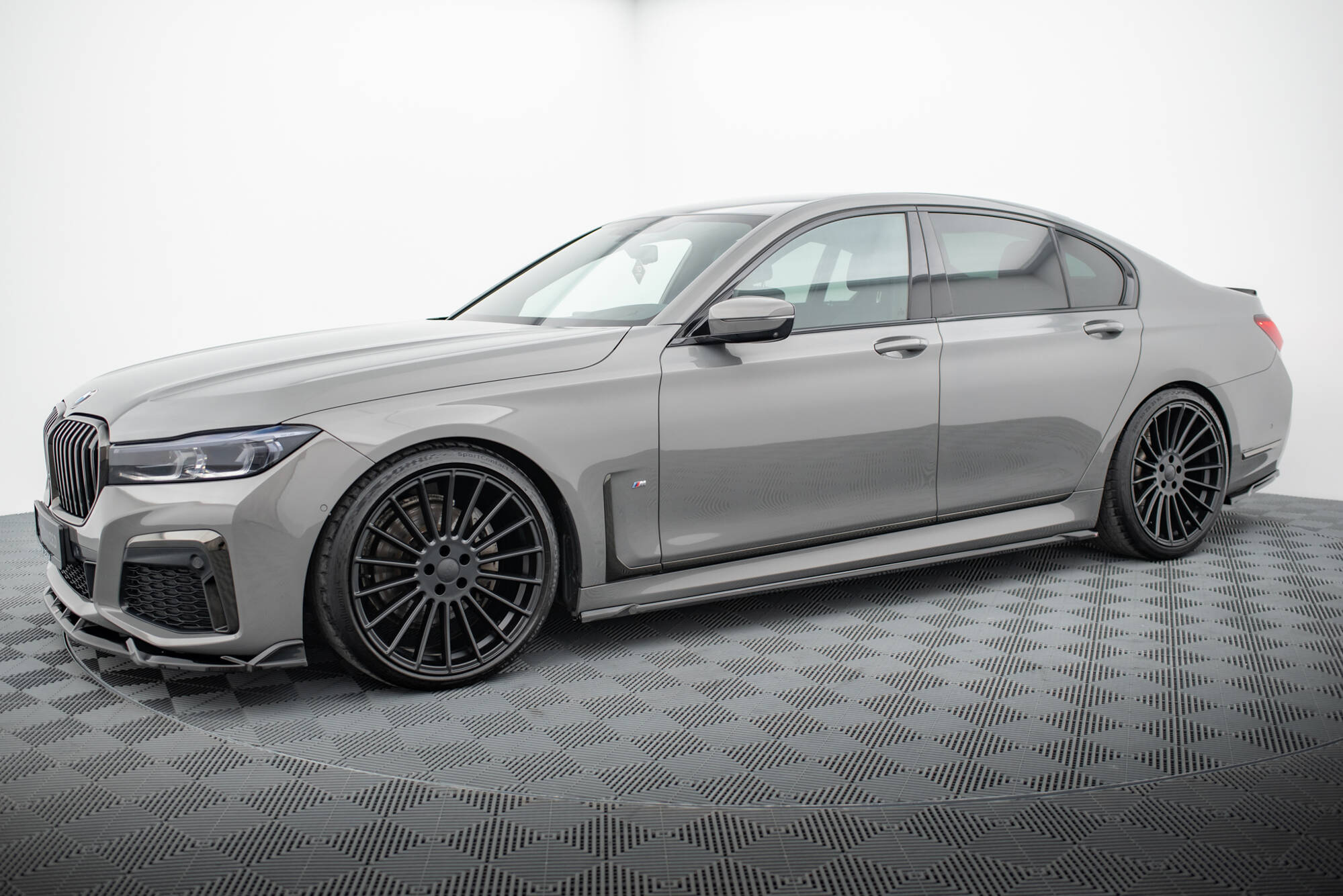 Bodykit BMW 7 G11 M-pack Facelift Glans zwart