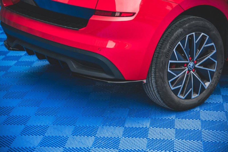 Achterzijde skirts Skoda Kamiq Maxton Design glans zwart