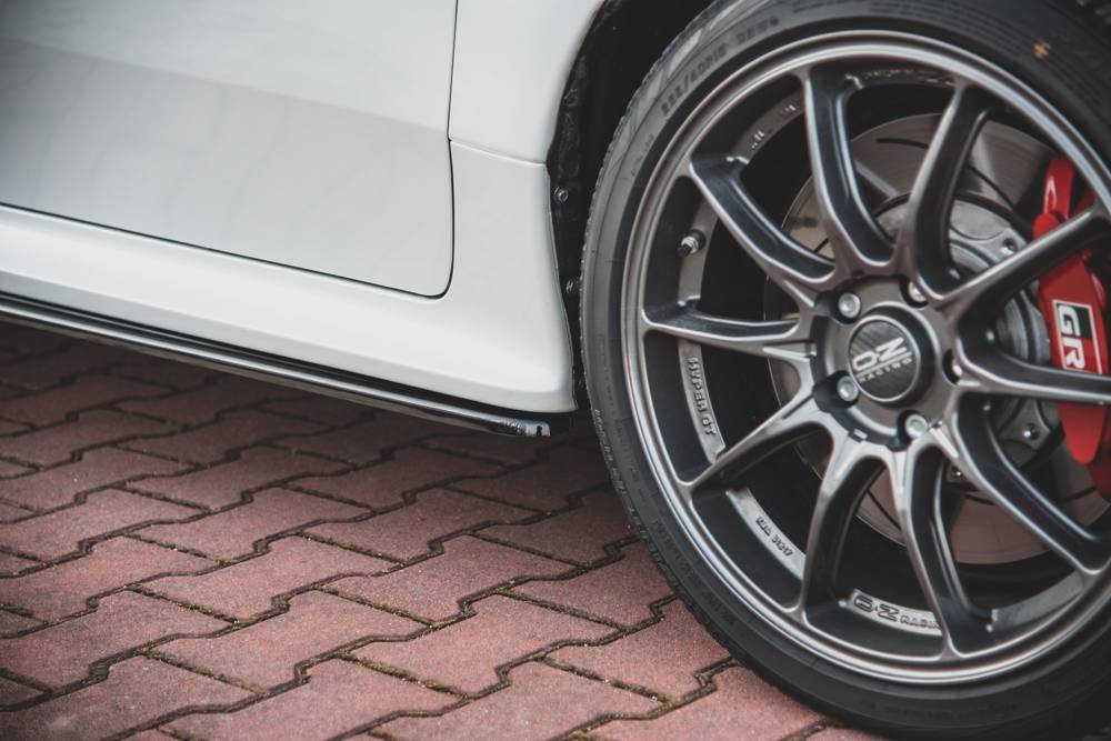 Zijskirts V.1 Toyota GR Yaris MK4 Maxton Glans Zwart