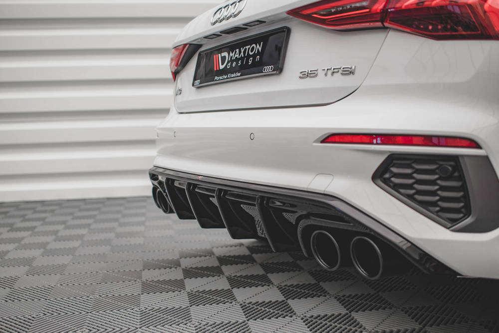 Diffuser Audi A3 8Y S-Line Glanzend zwart met Chrome Sierstukken