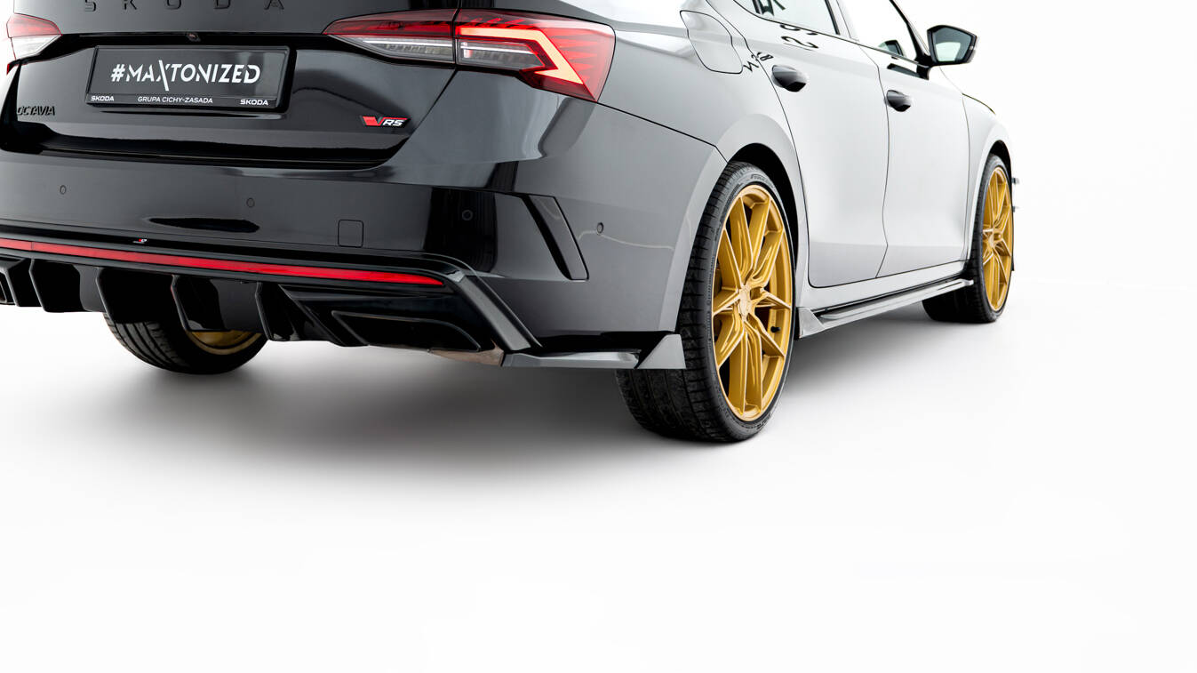 Achterzij Spoilers V.4 Skoda Octavia RS Liftback MK4 / MK4 Facelift Maxton Glanzend zwart