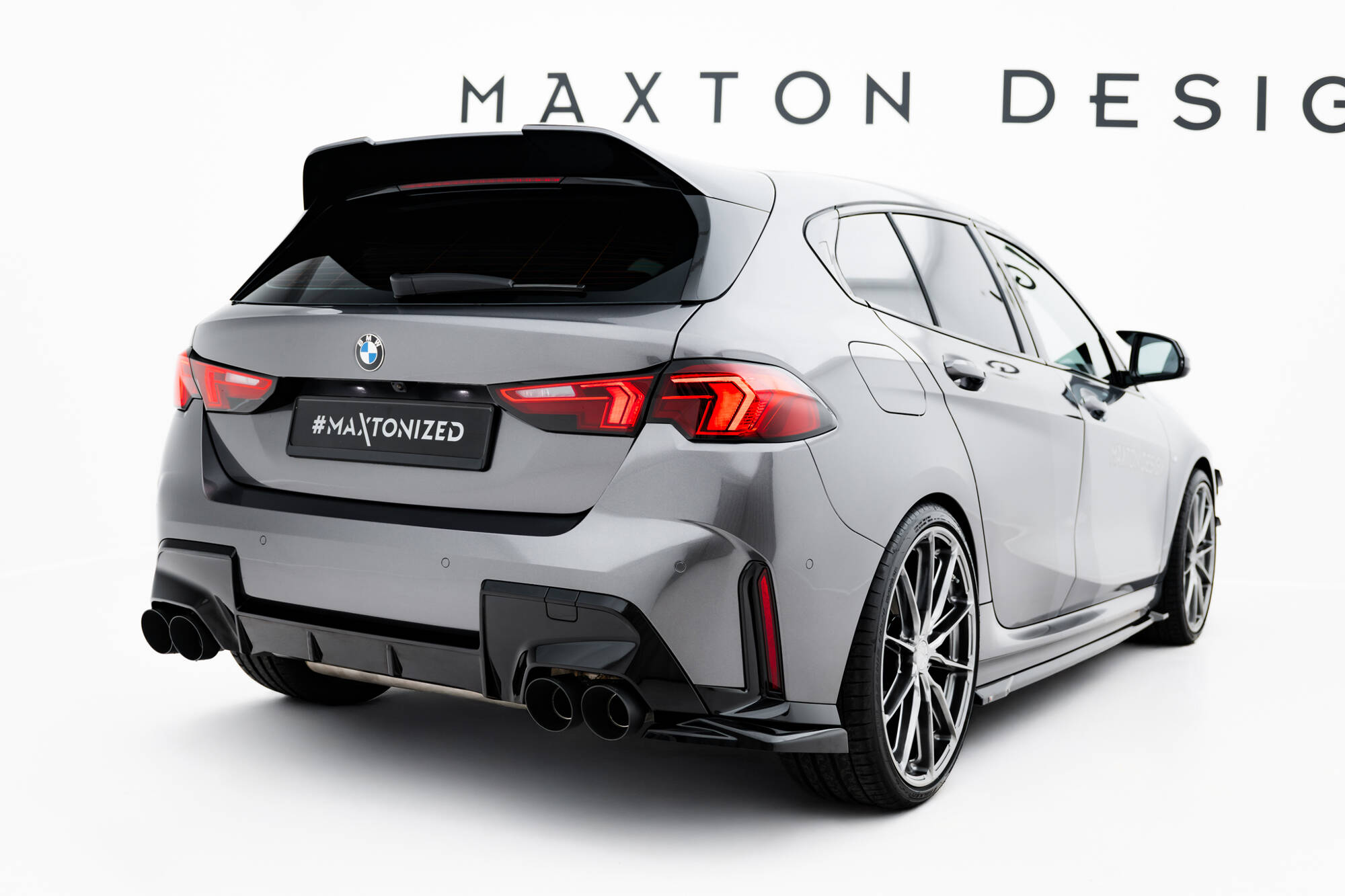 Achterzij spoilers V.5 BMW M135i / 1 M-Pack F70 Maxton Glanzend zwart