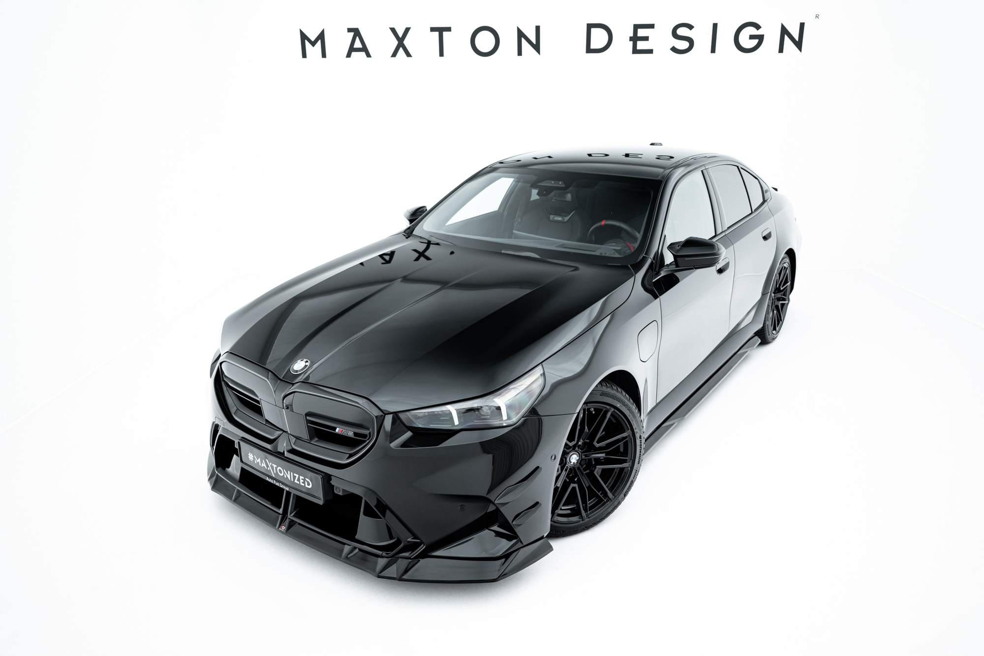 Bodykit BMW M5 G90 Maxton Glanzend zwart