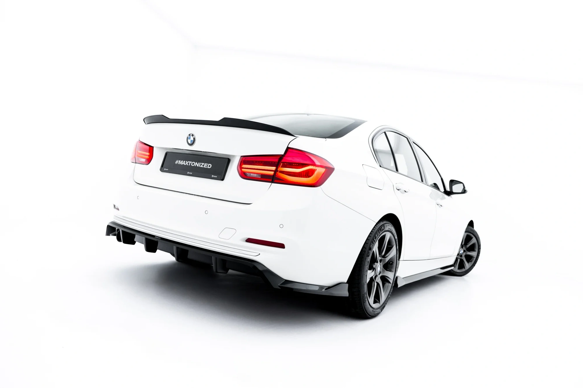 Rear Splitter met Verticale Spijlen BMW 3 Sportline Sedan / Touring F30 / F31 Maxton Glanzend Zwart