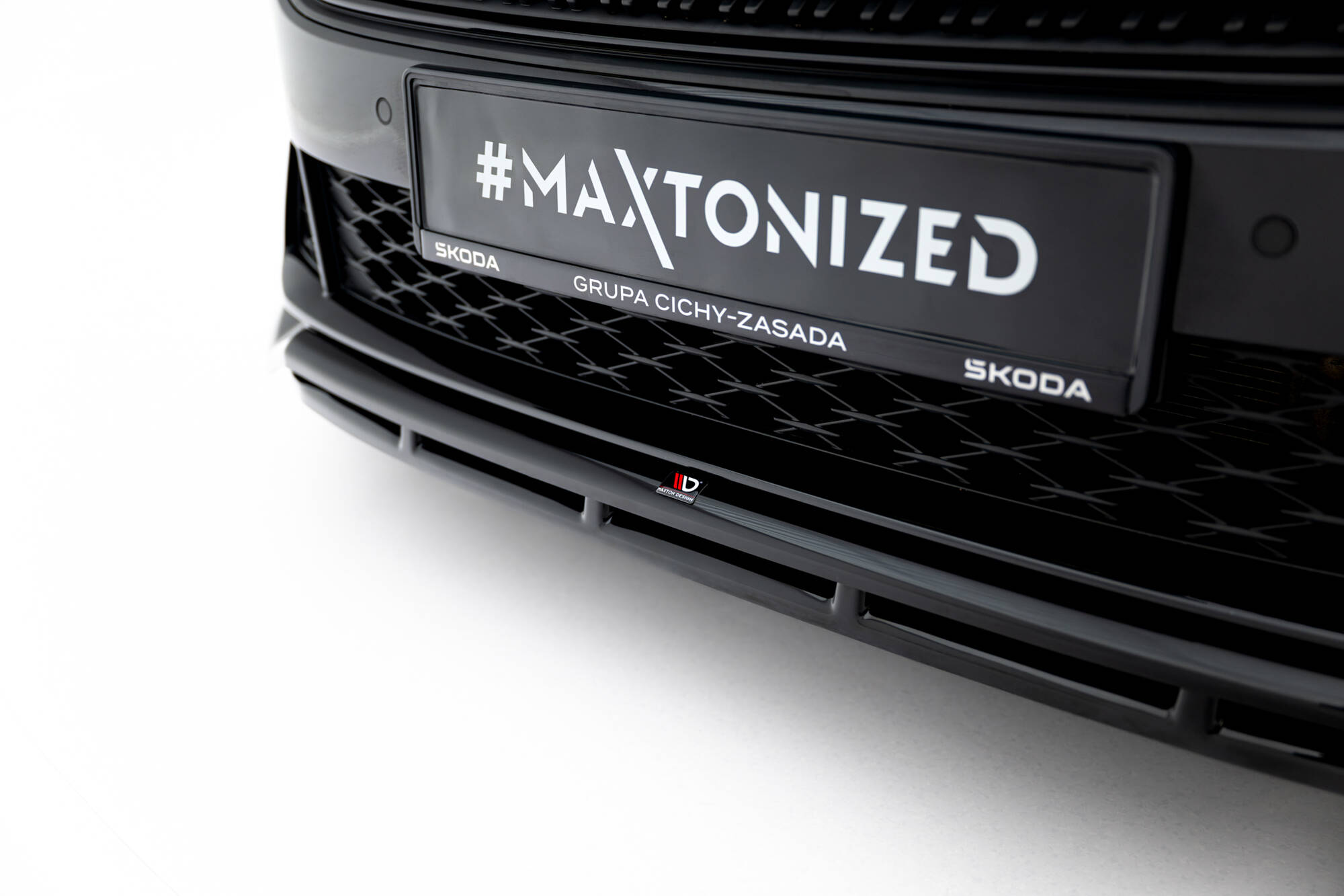 Voorspoiler V.1 Skoda Octavia RS Liftback MK4 / MK4 Facelift Maxton Glanzend zwart
