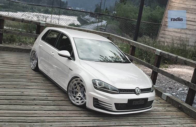 RADI8 CM9 8.5x18 5x112 40 Matte Silver / Machine Face 66,6 Velge