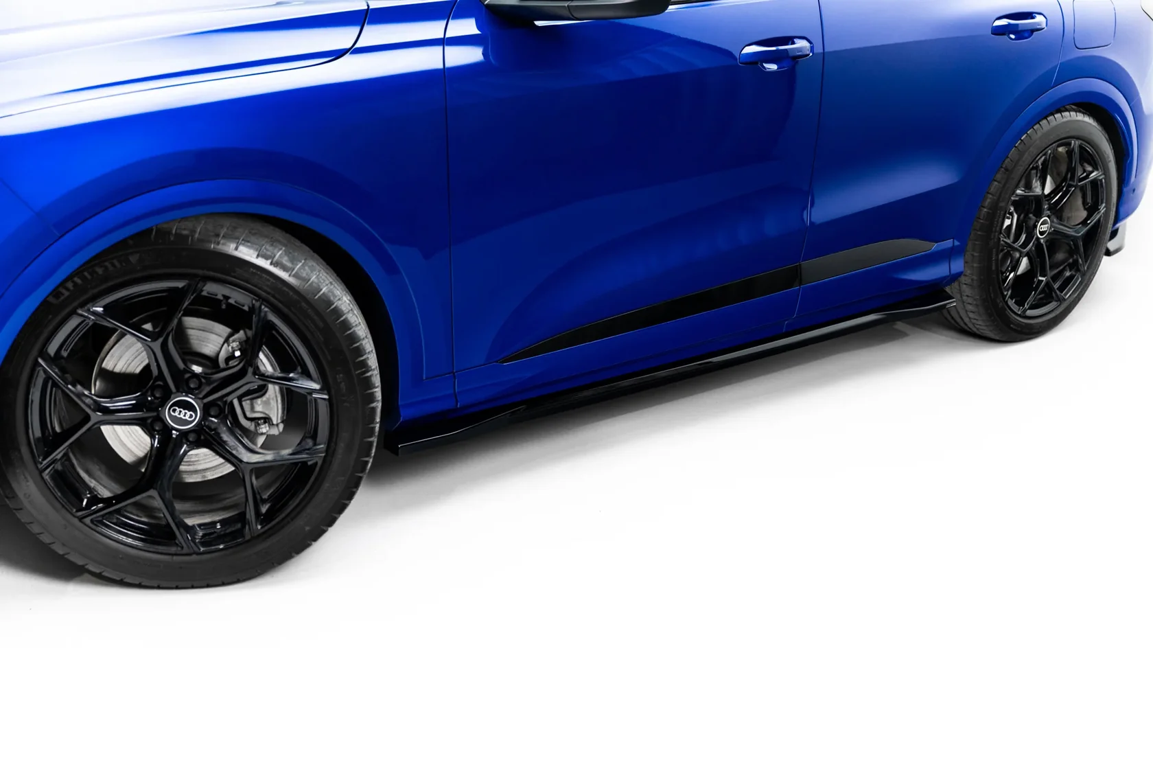 Zijskirts Audi Q5 S-Line Sportback / SUV Mk3 2024 - Maxton Glans Zwart