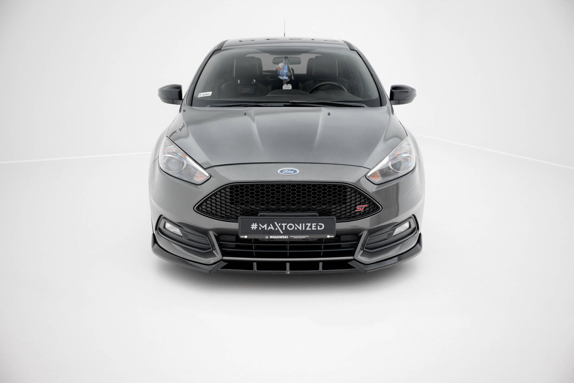 Voorspoiler V.6 Ford Focus ST MK3 Facelift Maxton Glanzend zwart
