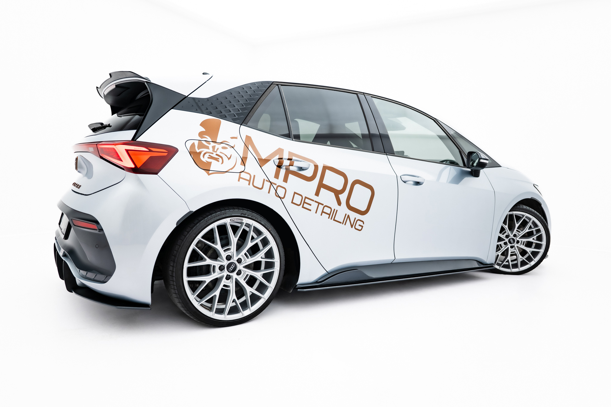 Street Pro Zijskirts Cupra Born Mk1 2021 – Maxton Design