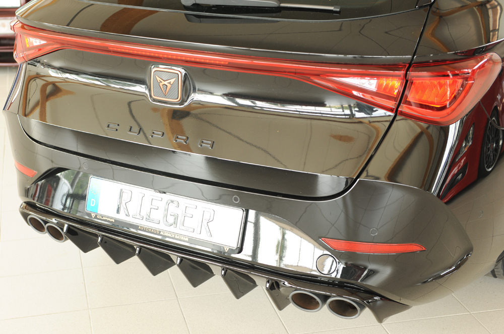 Achterdiffuser voor Cupra León (KL) met trekhaak (09.20-06.24) glans zwart