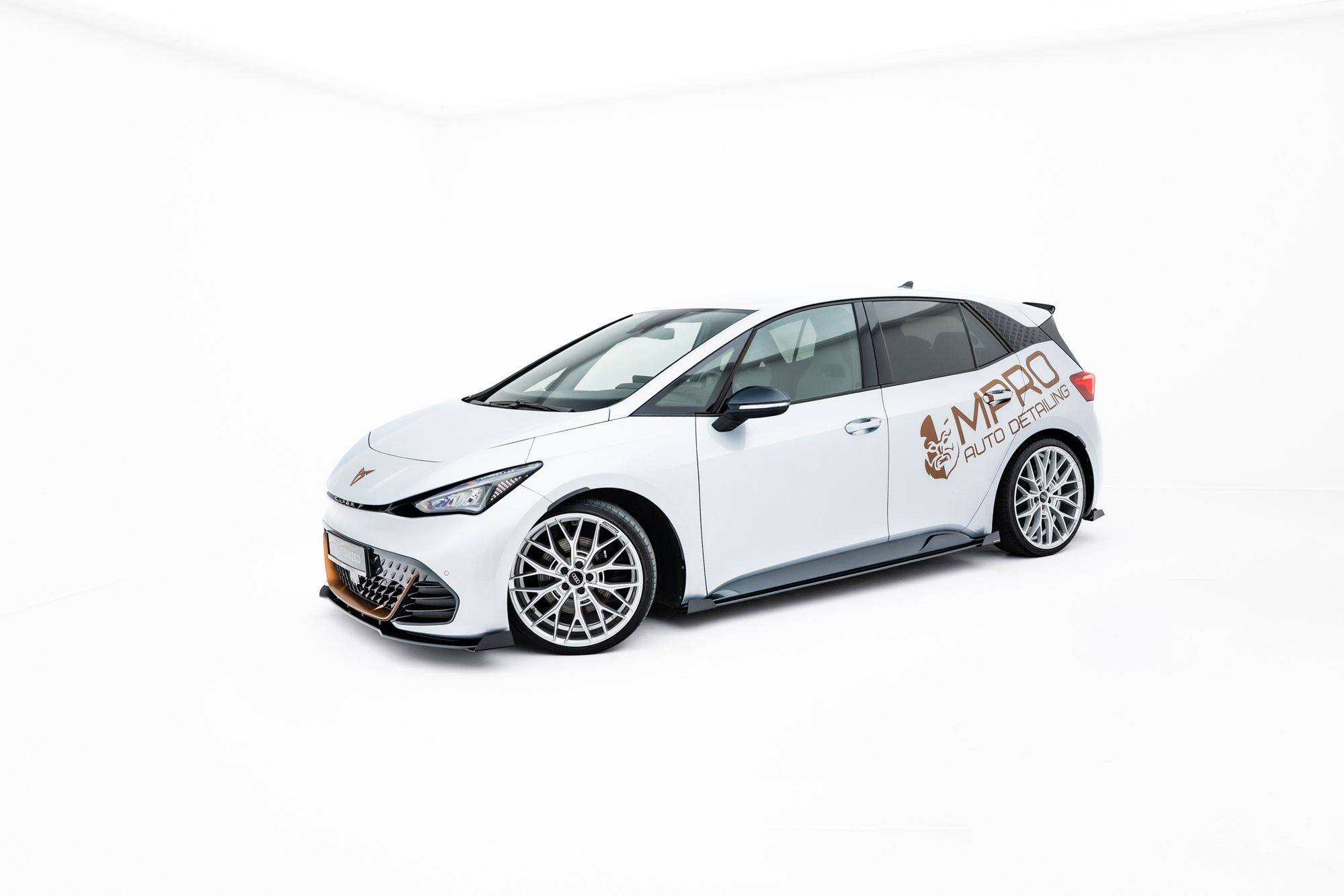 Street Pro Zijskirts + Flaps Cupra Born Mk1 2021 – Maxton Design