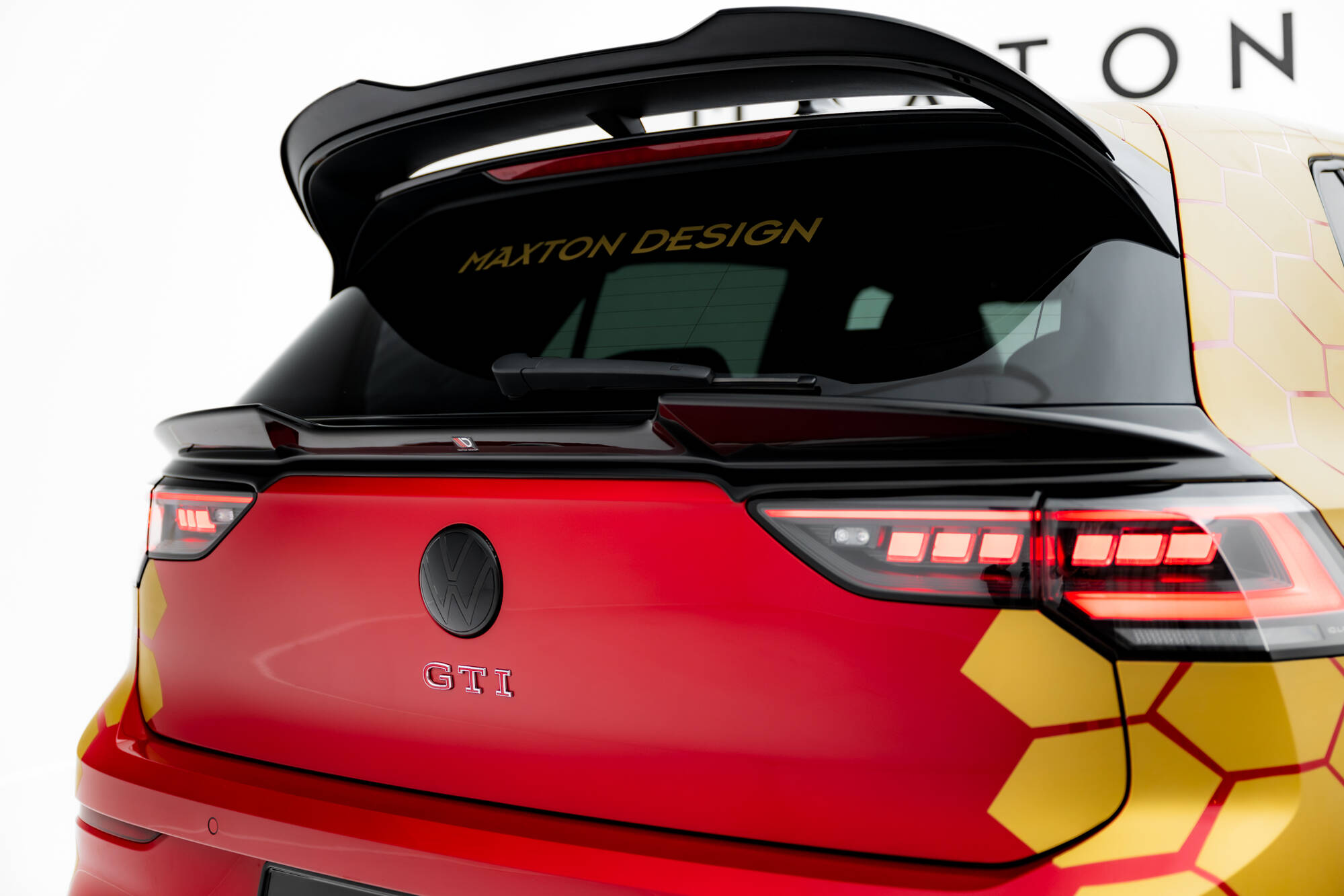 Spoiler Cap 3D Volkswagen Golf GTI / GTI Clubsport / R / R-Line / GTE / GTD Mk8 / Mk8 Facelift Maxton Glanzend zwart