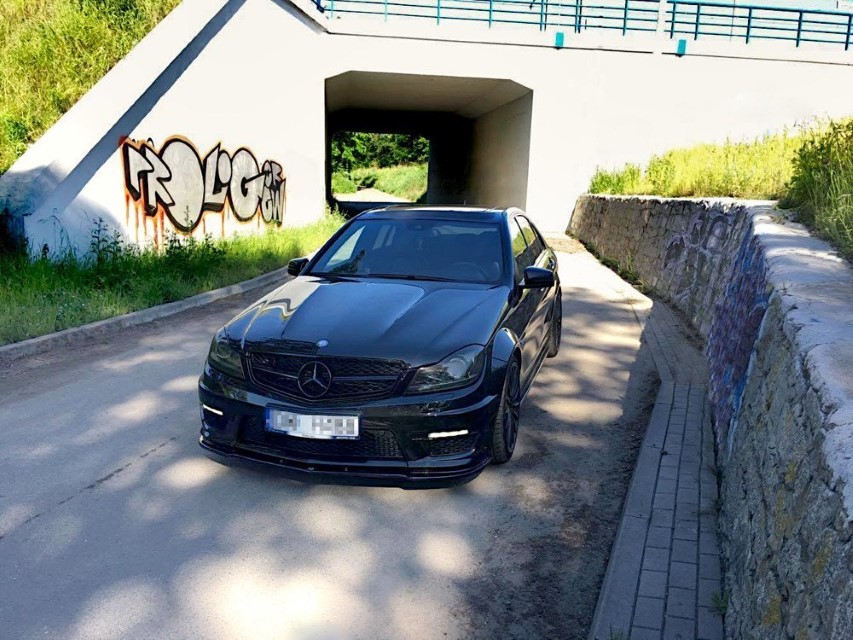 Voorspoiler Mercedes AMG C63 W204 Maxton Design glans zwart