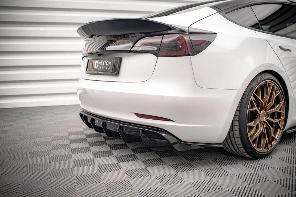 Diffuser V.2 Tesla Model 3 Gloss-Black Maxton