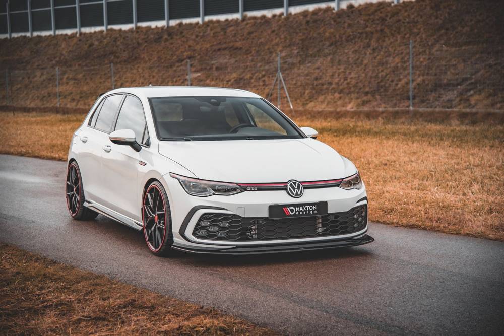 Voorspoiler V.5 Volkswagen Golf 8 GTI / R-Line Maxton Glans Zwart