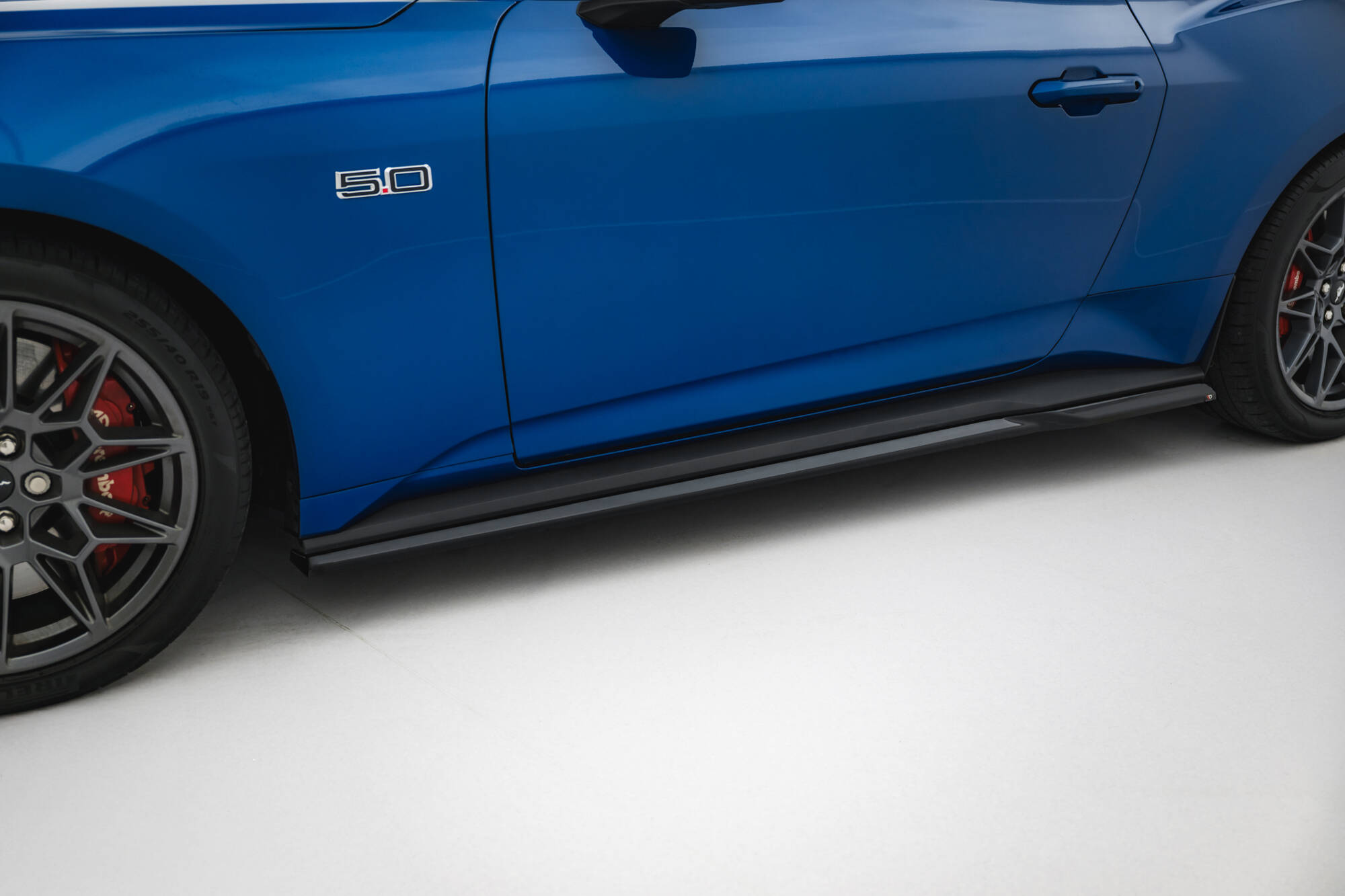 Zijskirts Ford Mustang GT MK7 Maxton Glanzend zwart