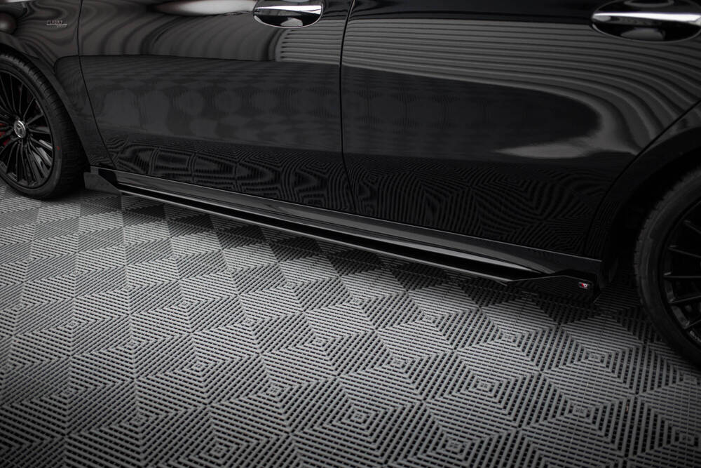 Zijskirts met Canards Mercedes A Klasse AMG Pakket / A35 AMG Maxton Street Pro