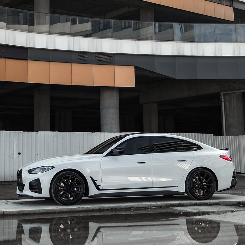 Oneway Complete bodykit  BMW i4 G26 M-Pack 2021- - Glanzend zwart